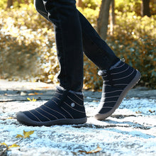 Lade das Bild in den Galerie-Viewer, Herren Slip On Ankle Booties Anti-Rutsch-Wasserbeständige Pelzgefütterte Schneeschuhe Outdoor-Sneakers
